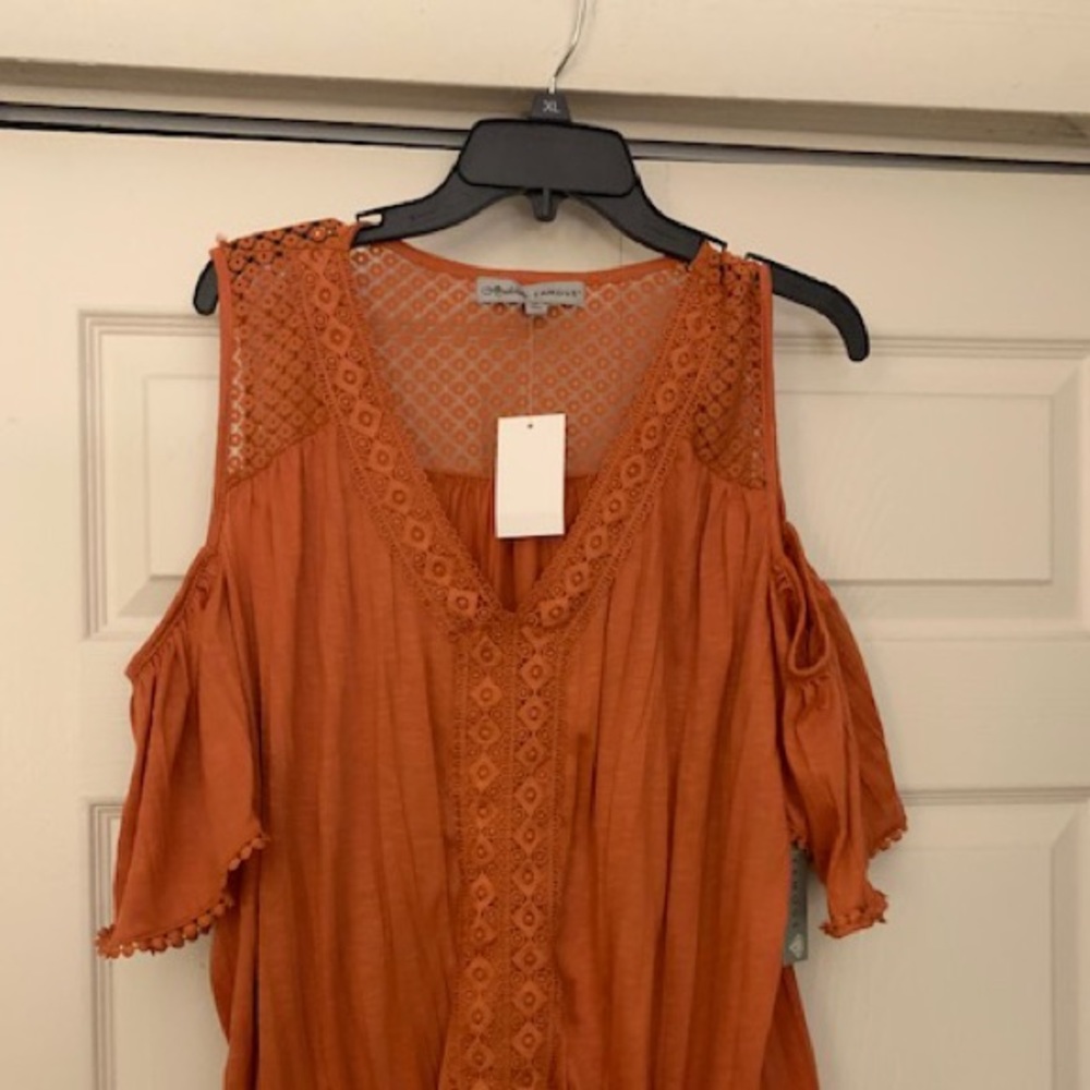 Off the shoulder women’s top - Picture 3 of 3